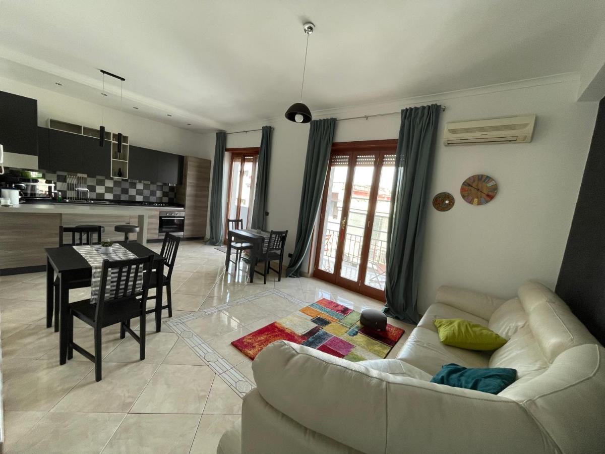Casa Savastano Apartment เนเปิลส์ ภายนอก รูปภาพ