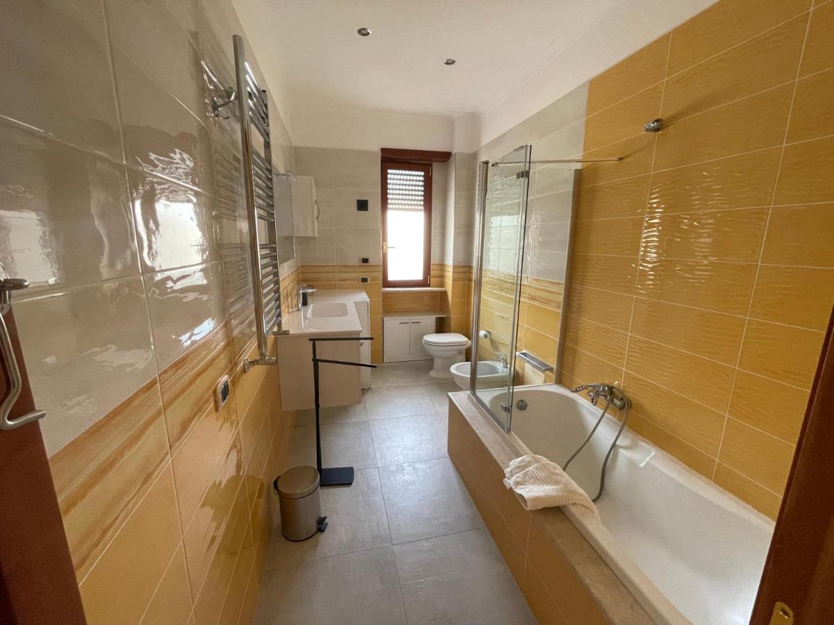 Casa Savastano Apartment เนเปิลส์ ภายนอก รูปภาพ